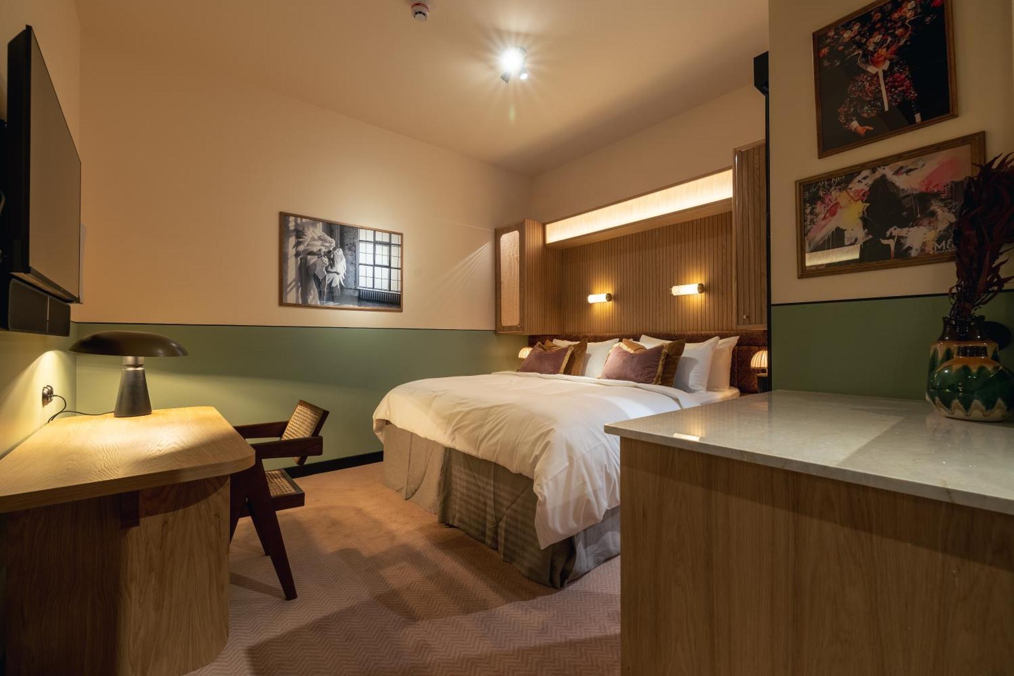 Small Double Room - without Windows at Jacy´z